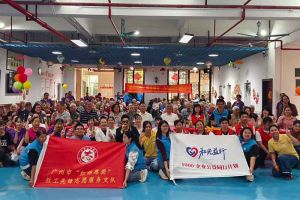 金秋送暖傳(chuán)真情，歡創(chuàng)集團黨支部重陽敬老在行動